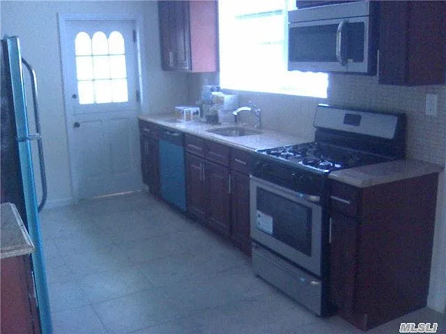 45 Eldridge Avenue — Photo 3