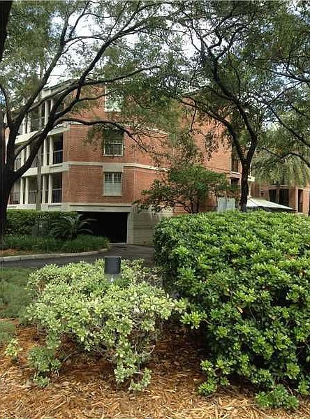 1st image of 823 Seddon Cove Way