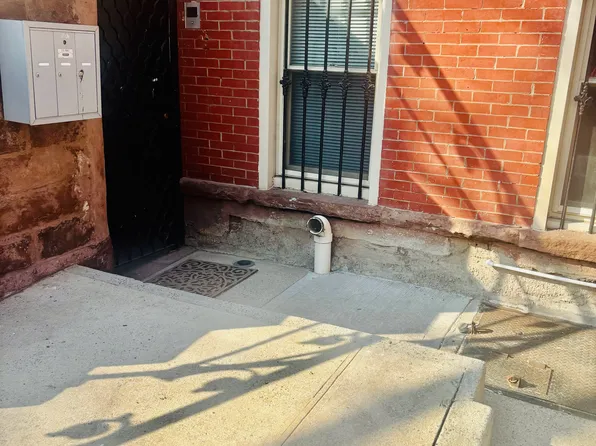 571 Macdonough Street image 3 of 25