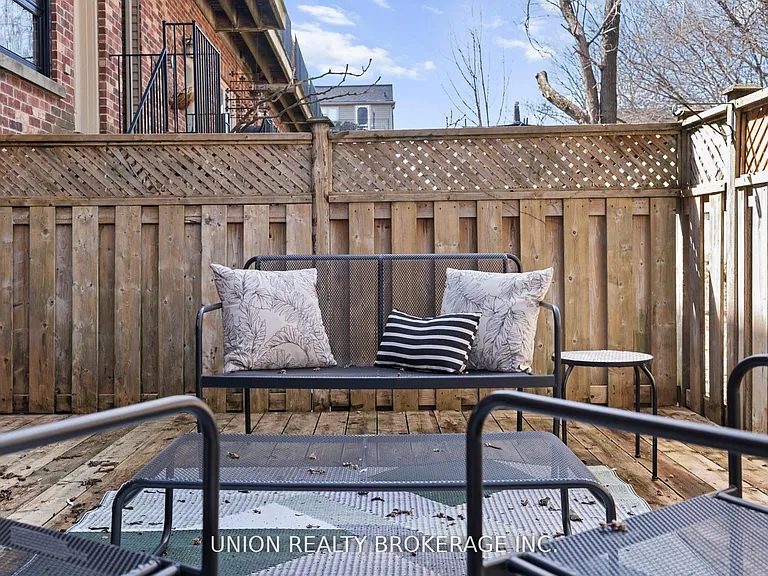 59D Woodbine Ave — Photo 40