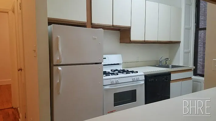 Rented by Brooklyn Heights Real Estate Inc | media 7