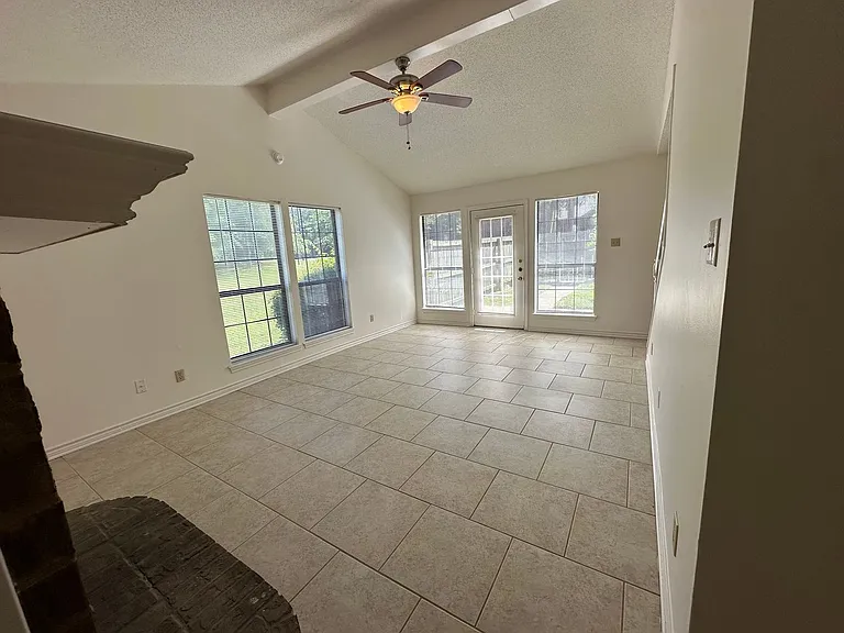 5885 Creek Side Cir — Photo 9