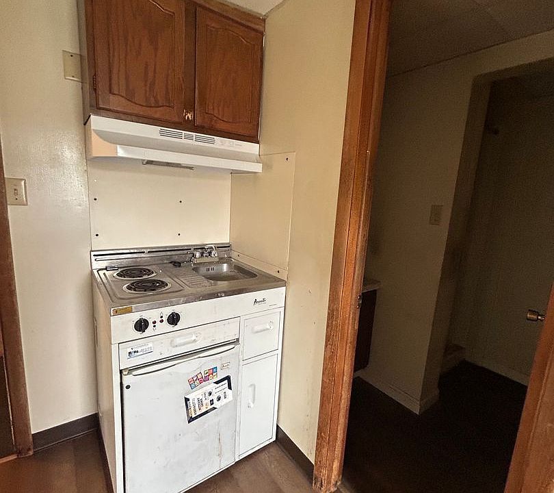 2nd image of 134-5 E Boal Ave