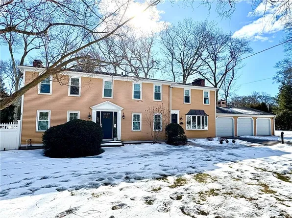 10 Trappers Ln, East Greenwich, RI 02818