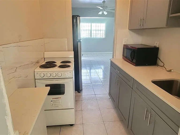 19701 NW 12th Ave #1 — Photo 2