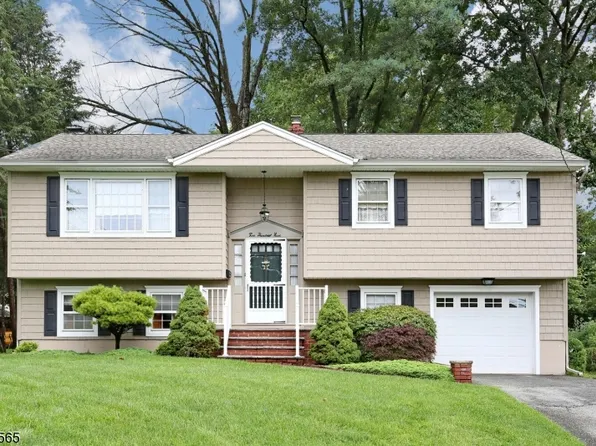 209 Magnolia Ave, Pompton Lakes Boro, NJ 07442