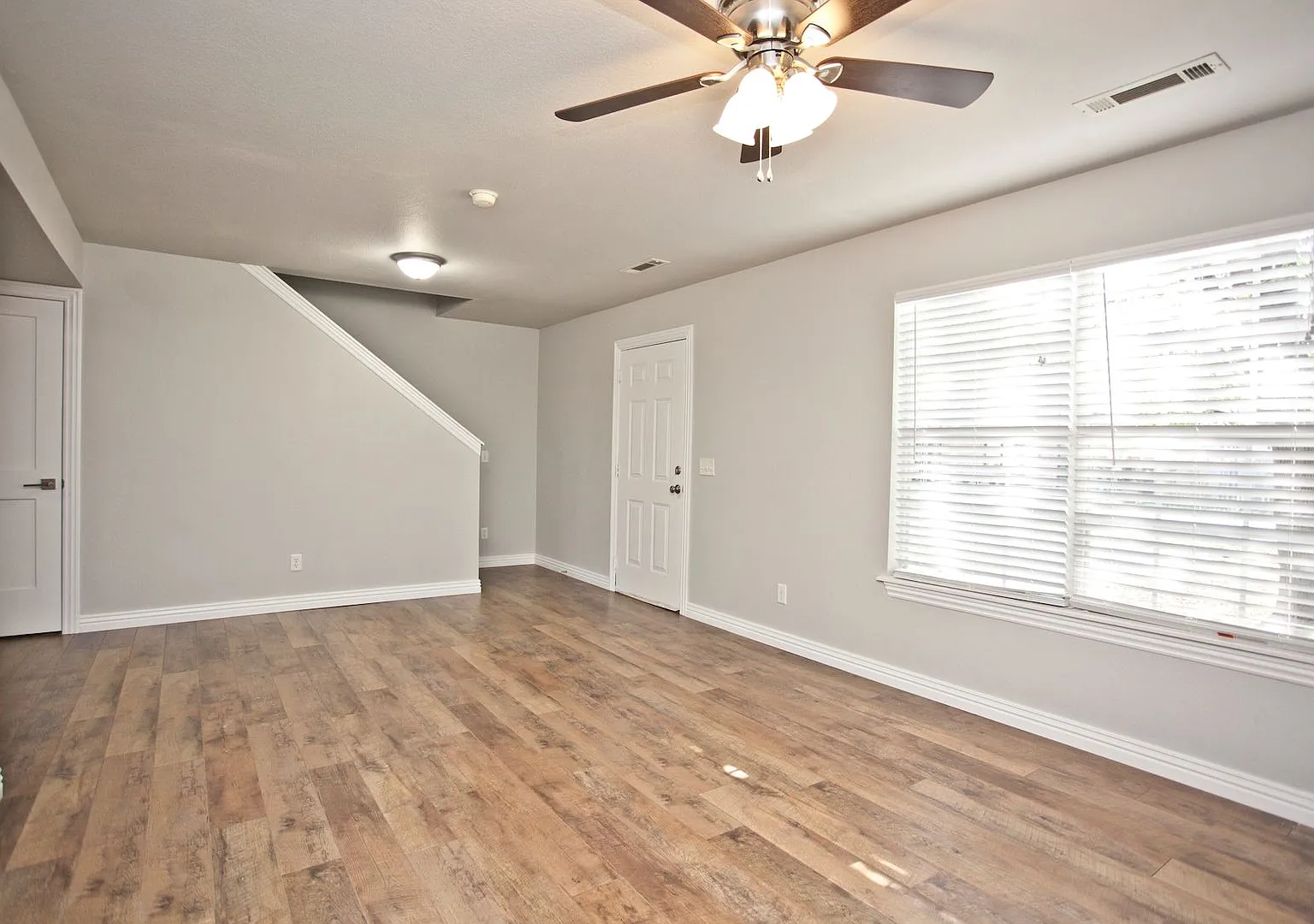 506 SW C St. - Frannie — Photo 2