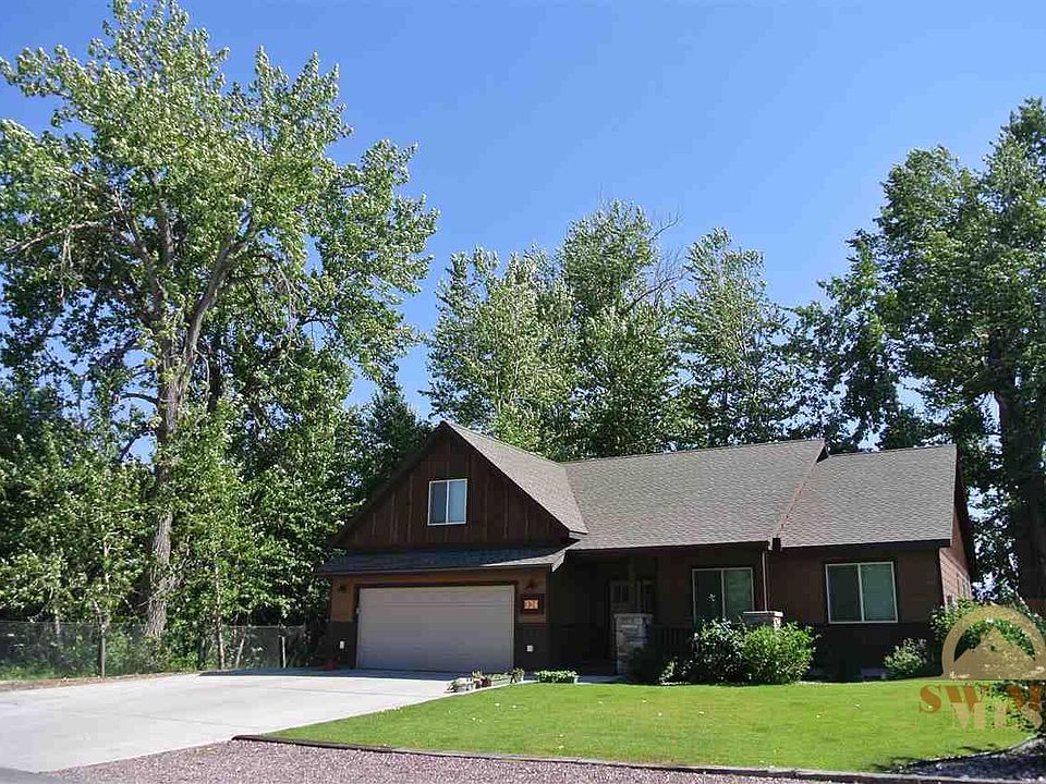 1st image of 324 Dogwood Dr