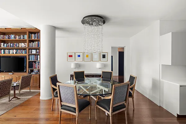 Sold by Corcoran | media 21