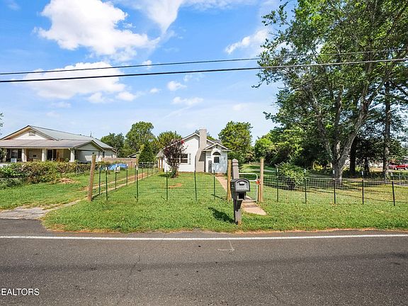 4th image of 1407 Sweetwater Vonore Rd