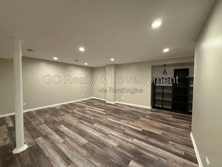 882 Clarendon Ln — Photo 39