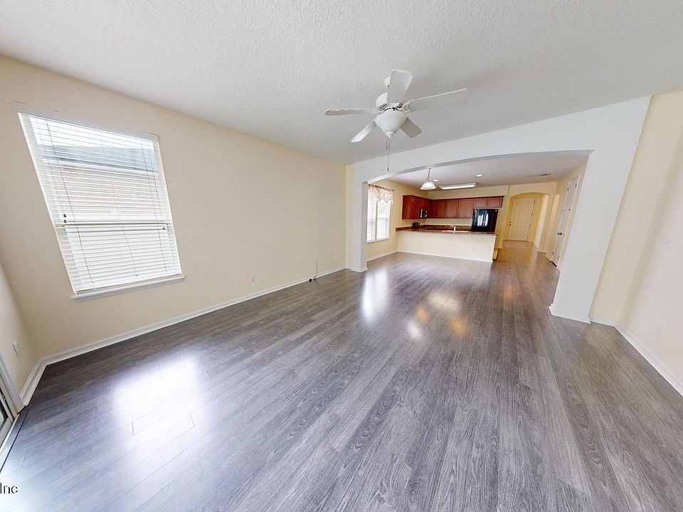1st image of 15707 Lexington Park Blvd #15707