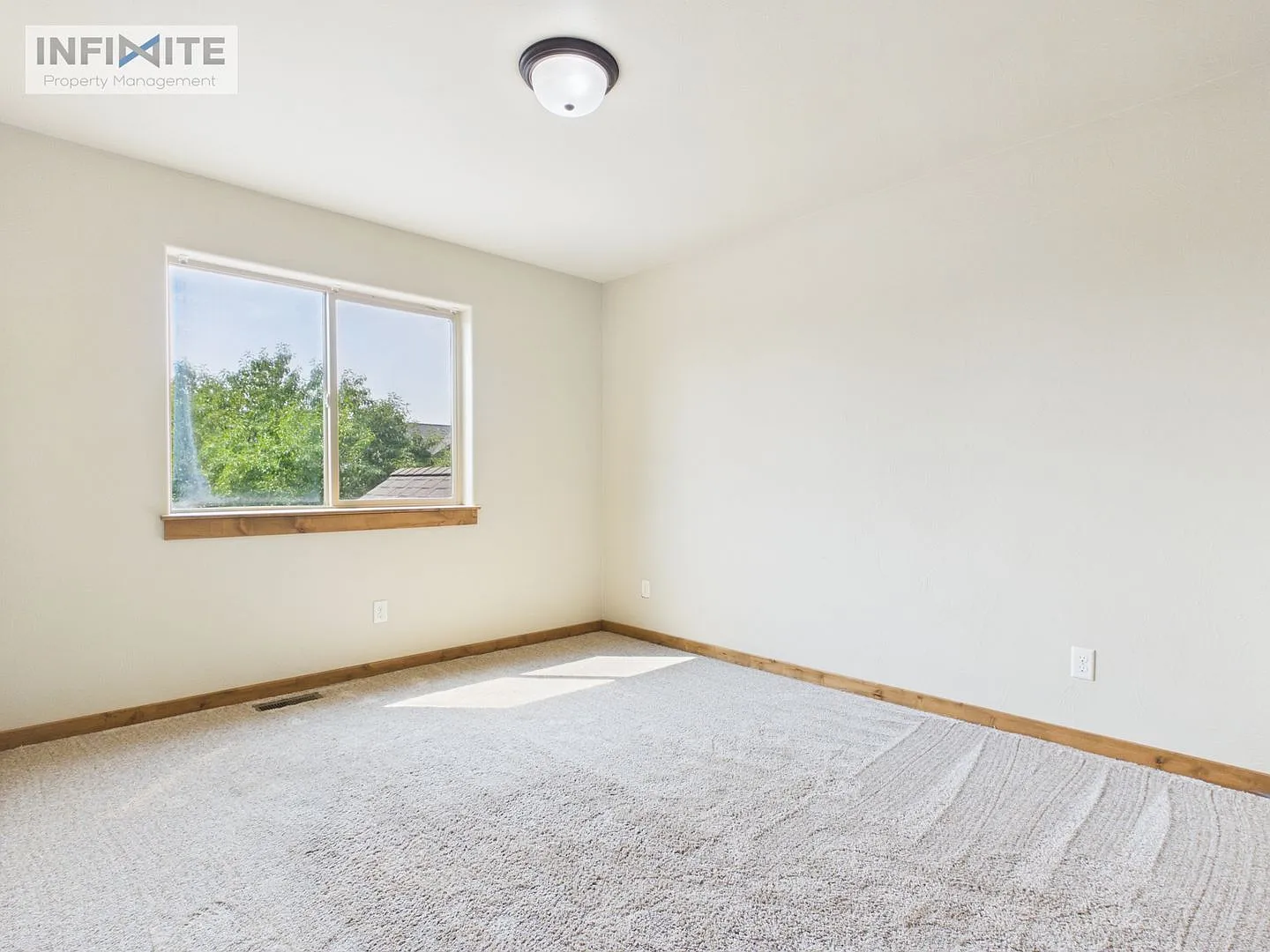 Beautiful 3-Bedroom Condo Near Four Corners — Photo 1