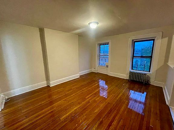 2nd image of 482 Putnam Ave APT 3