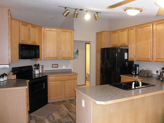 3rd image of 983 Lacy Ct