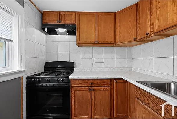 729 E Allegheny Ave — Photo 9