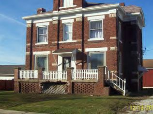 819 S 5th St, Hoopeston, IL 60942