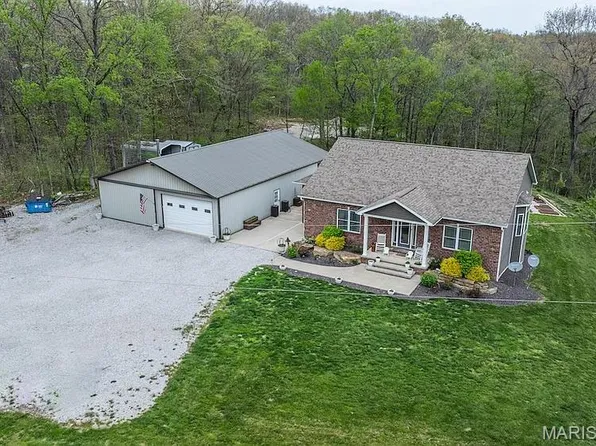 2000 E Highline Rd, Woodlawn, IL 62898
