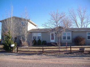 884 E Woodleaf Dr, Pueblo West, CO 81007