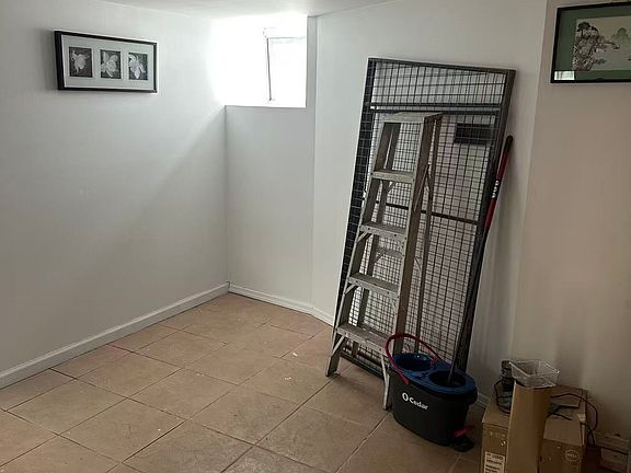 5th image of 50 Coligni Ave Floor Basement