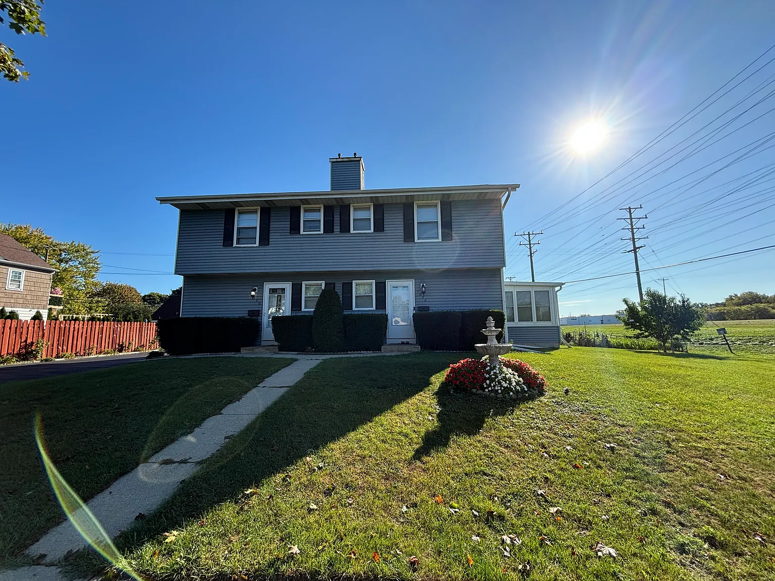 3 bed, 1.5 bath, 1200 sqft, $1,700 — Photo 1