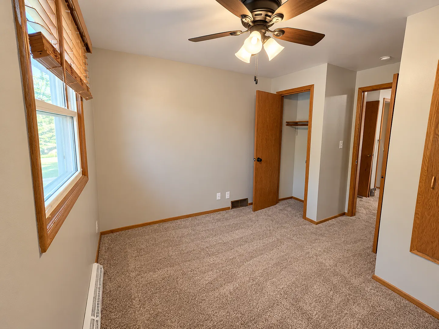 3 bed, 1.5 bath, 1500 sqft, $1,500 — Photo 4