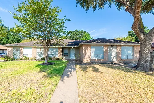 3323 Silverside Dr Photo 1