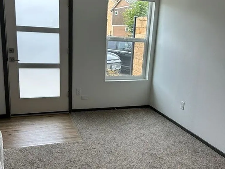 1329 Nolta Loop NE — Photo 2