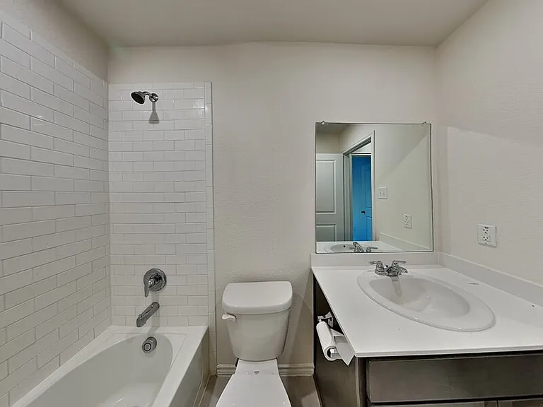 2909 Menguita St — Photo 19