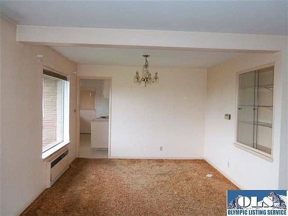 3rd image of 111 E Whidby Ave