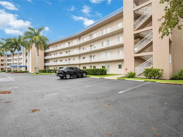 14931 Park Lake Dr #Penthouse 12, Fort Myers, FL 33919