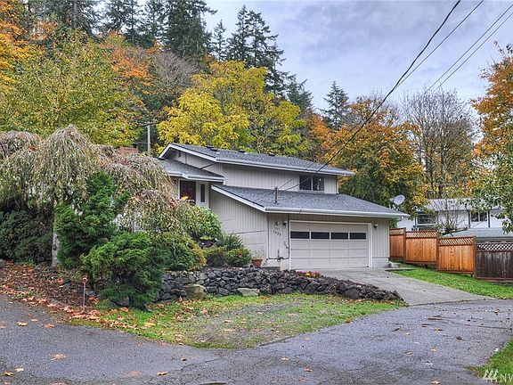 3rd image of 7935 Ohana Pl NE