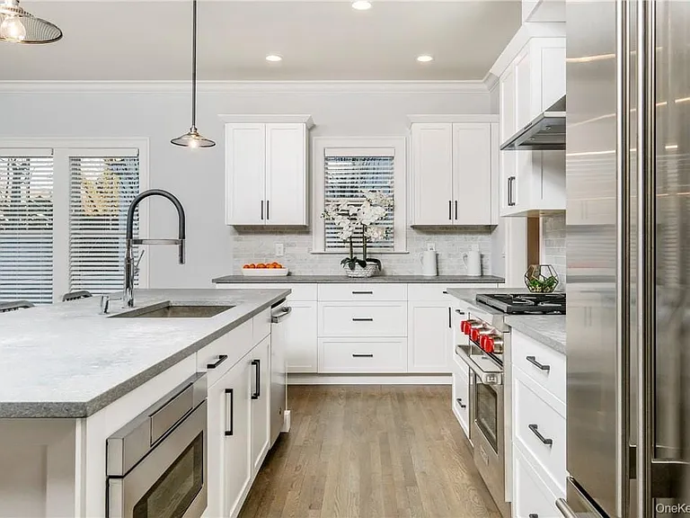 220 Central Ave — Photo 9