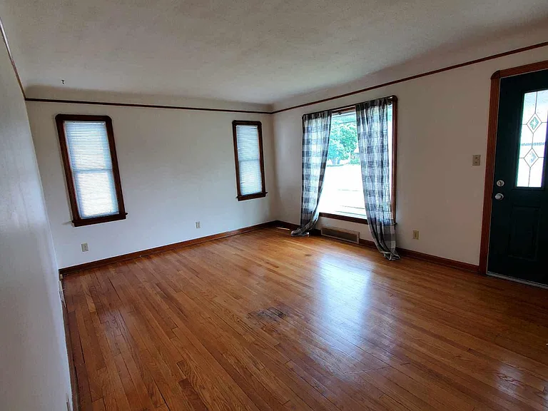 1510 Tuxedo Ave — Photo 13