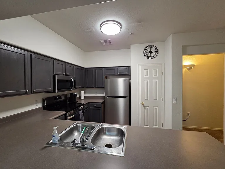 525 N Miller Rd #123 — Photo 6