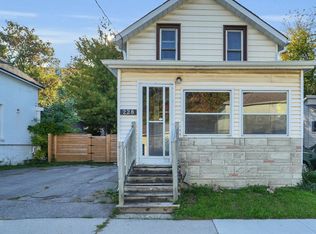 228 Court St, Oshawa, ON L1H4W7