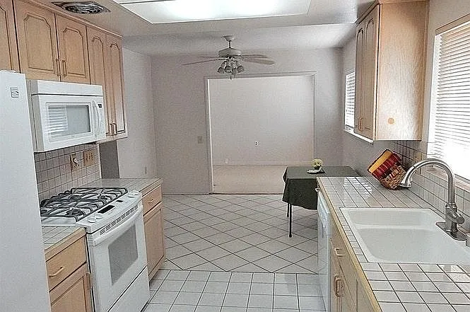 11931 Callado Rd — Photo 5