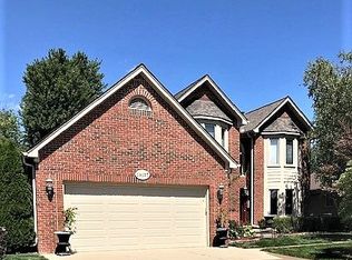19157 Calypso Dr, Macomb, MI 48044
