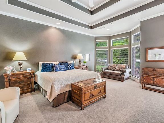 5th image of 4451 Kirkland Dr