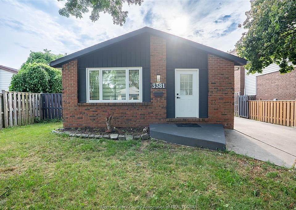 1st image of 3381 Pineview Cres