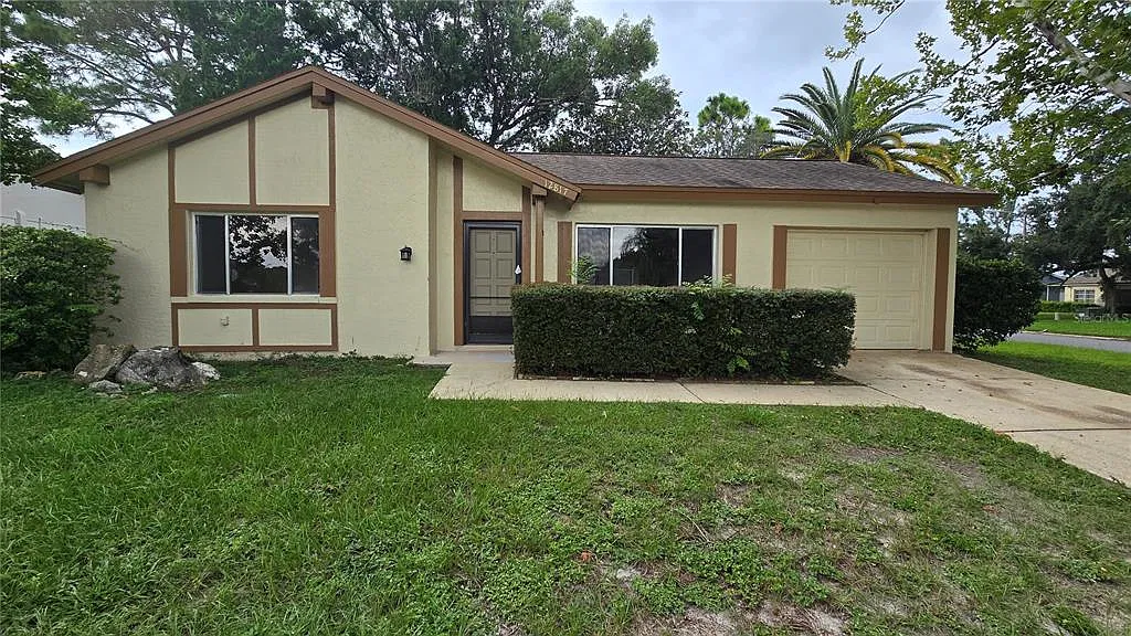 2 bed, 1.0 bath, 824 sqft, $1,475 — Photo 1