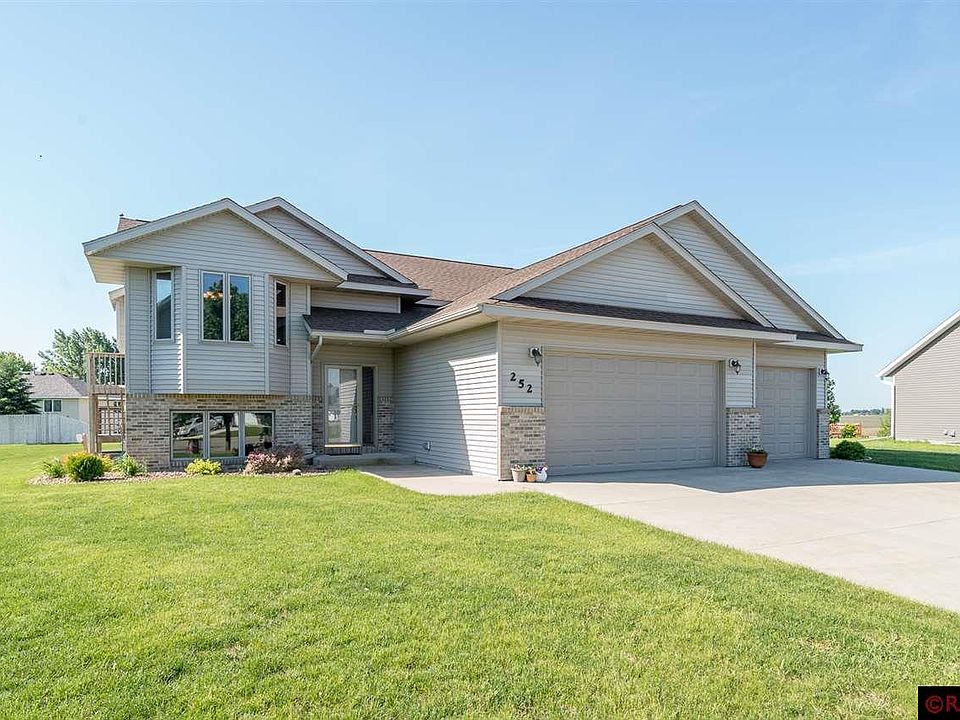 1st image of 252 Creekside Dr