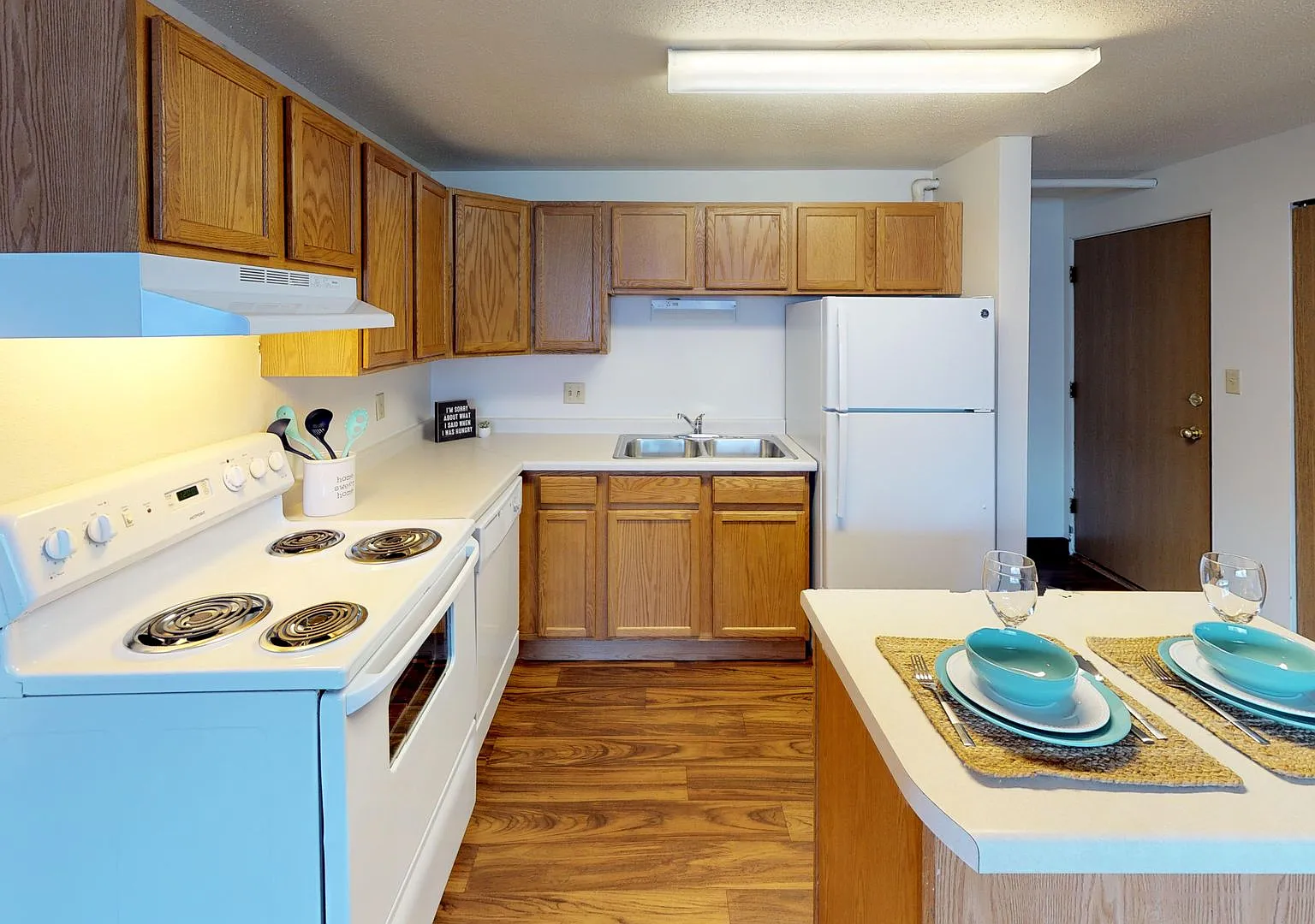 Pershing Park Apartments — Photo 2