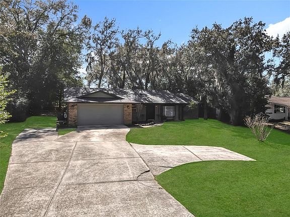 3rd image of 131 E Highbanks Rd