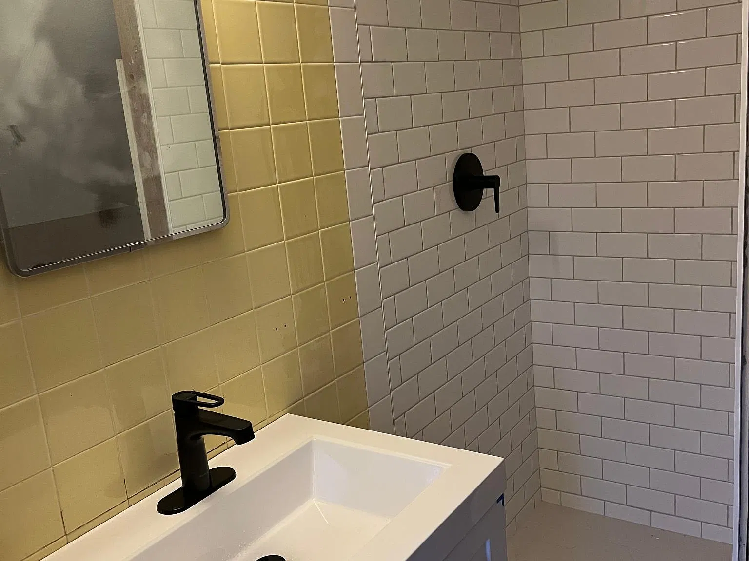 Studio, 700 sqft, $1,550 — Photo 3