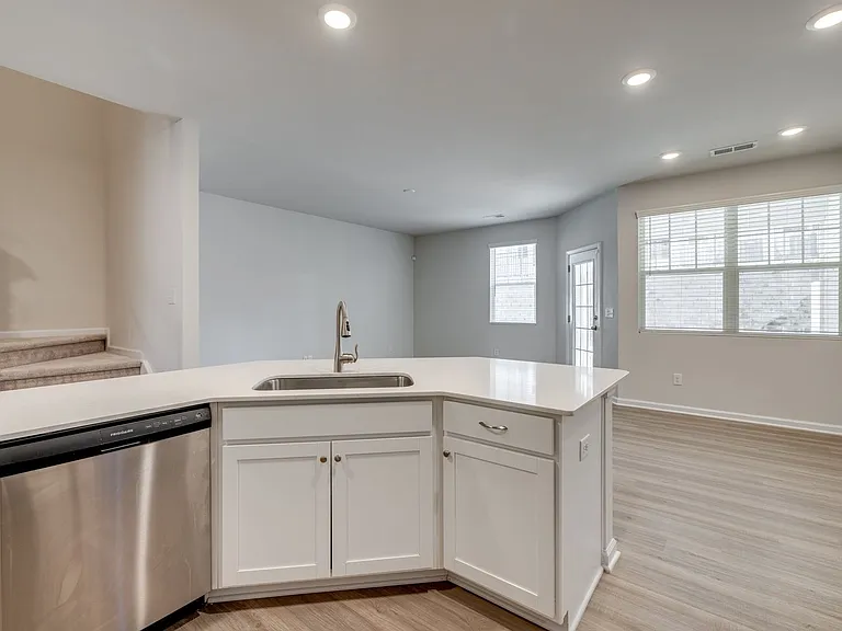 807 Gable Oak Ln — Photo 8