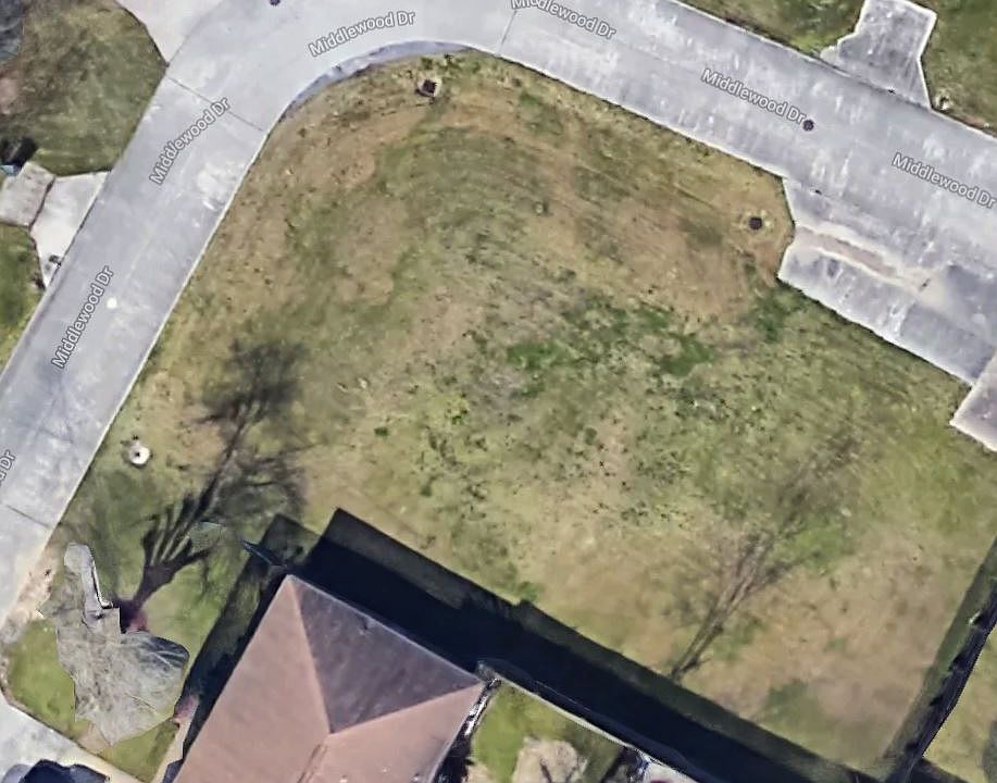 2nd image of 505 Middlewood Dr