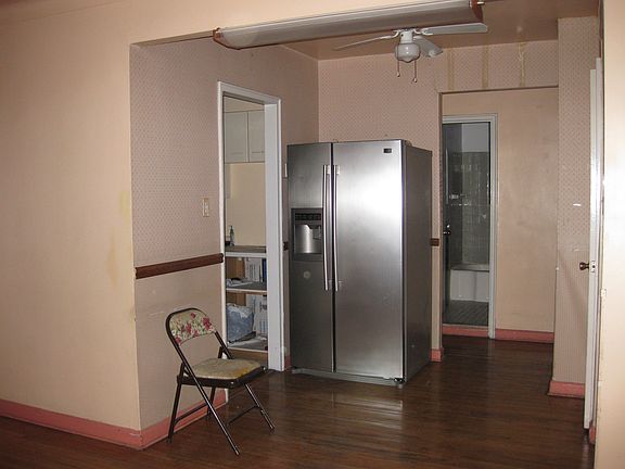 5th image of 14350 Hoover Ave APT 112