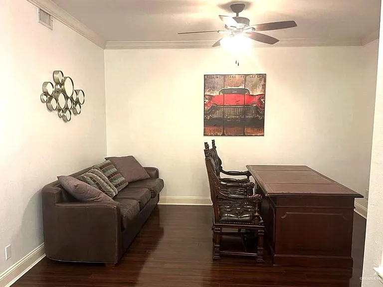 3405 San Roman St — Photo 6