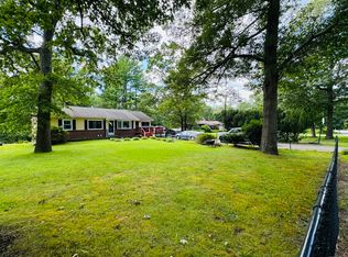 25 Collelo Ave, Moosup, CT 06354